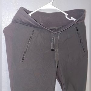 Athleta Hiking Straight Legged/Legging like Pant